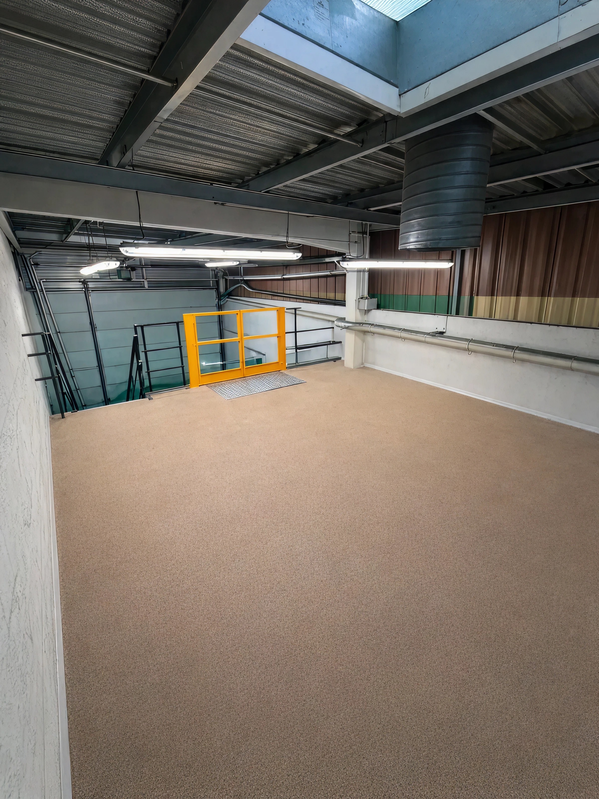 Installation d'une plateforme - mezzanine pour la mairie de Lège-Cap-Ferret